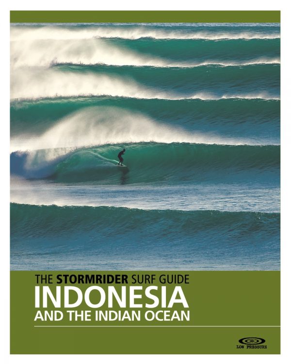 Boek over surfen in indonesië