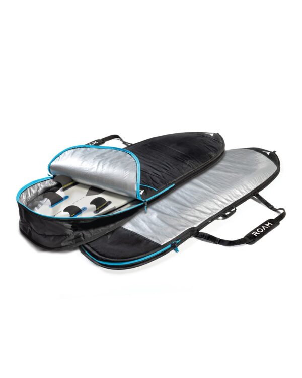 ROAM Tech boardbag onderkant en met hybrid surfplank erin